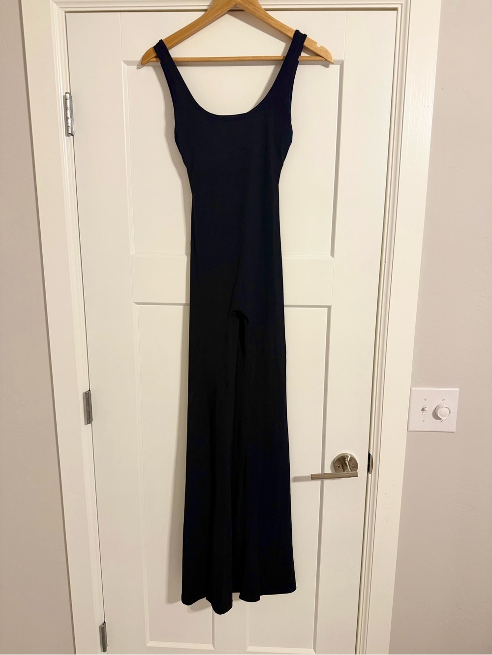 Black V Cutout Ruched Flare leg Jumpsuit Size M - Picture 6 of 13